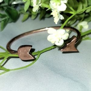 ☀️ Arrow Bracelet